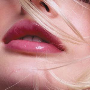 glossy lips