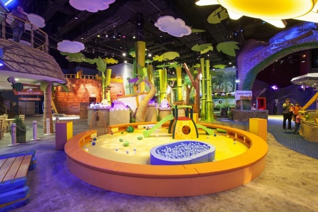 Angry_Birds_Activity_Park_v_Sankt-Peterburge_igry